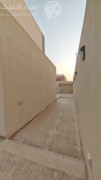 Photo by Daniel J. Schwarz